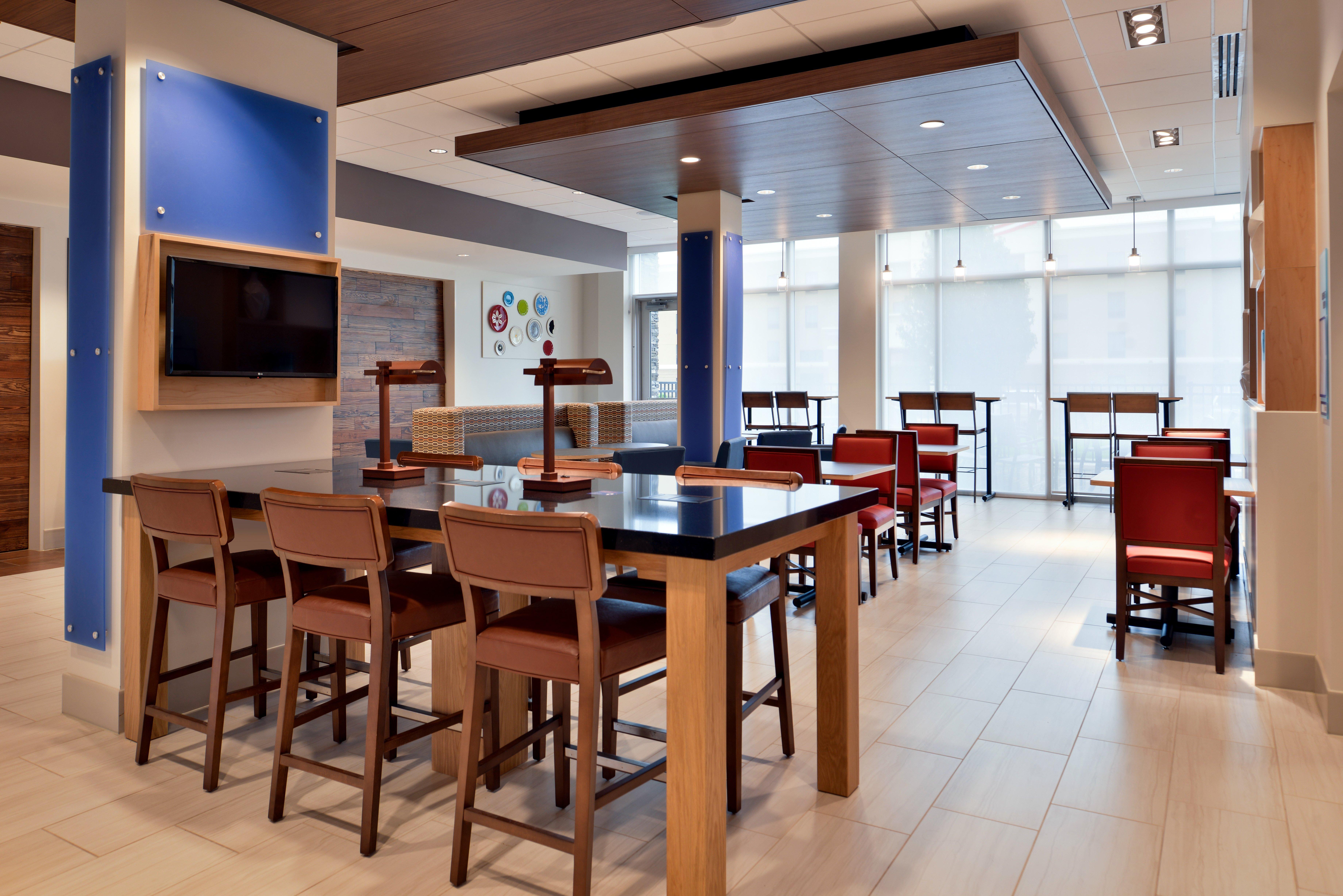Holiday Inn Express & Suites - Marshalltown By Ihg Eksteriør bilde