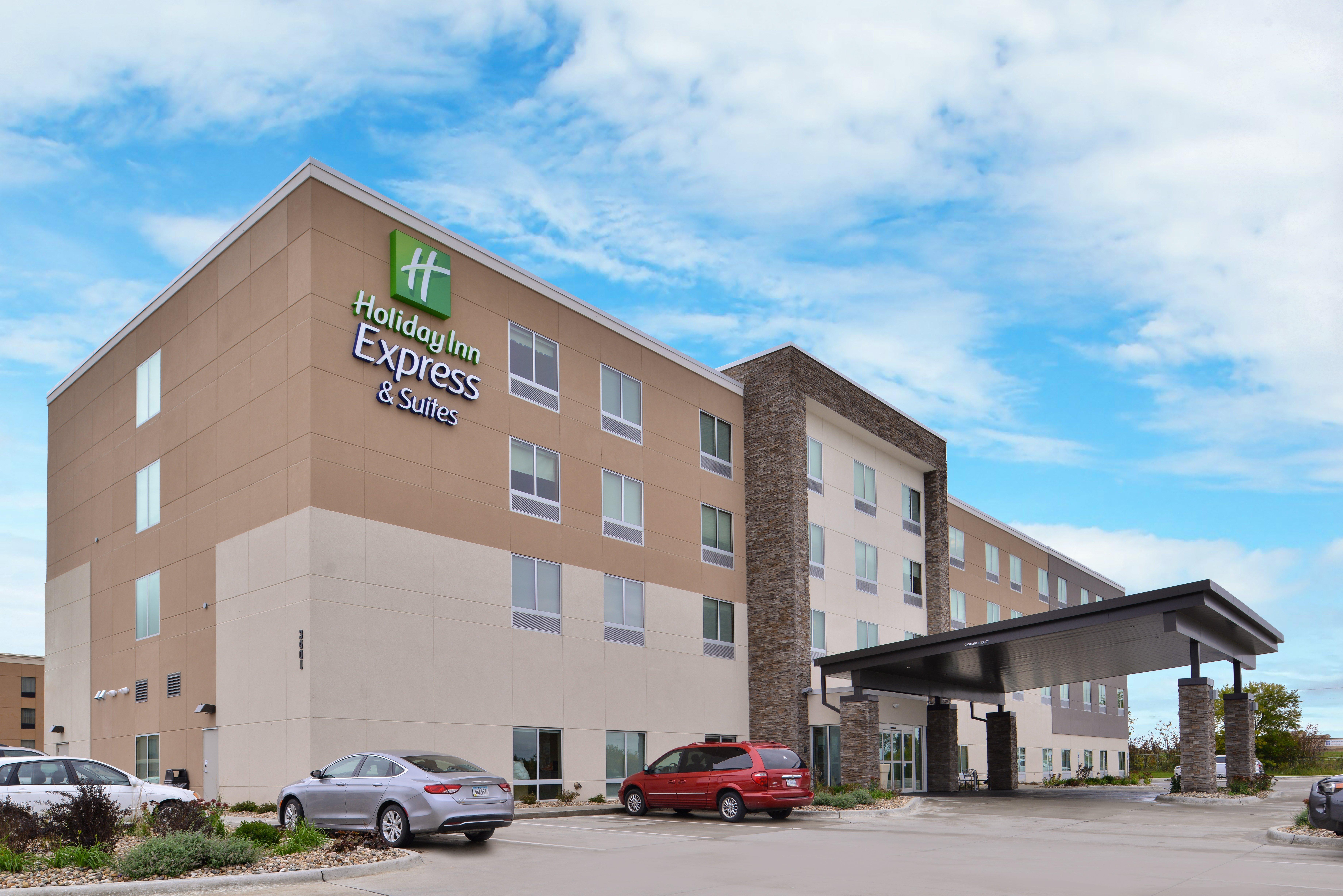 Holiday Inn Express & Suites - Marshalltown By Ihg Eksteriør bilde