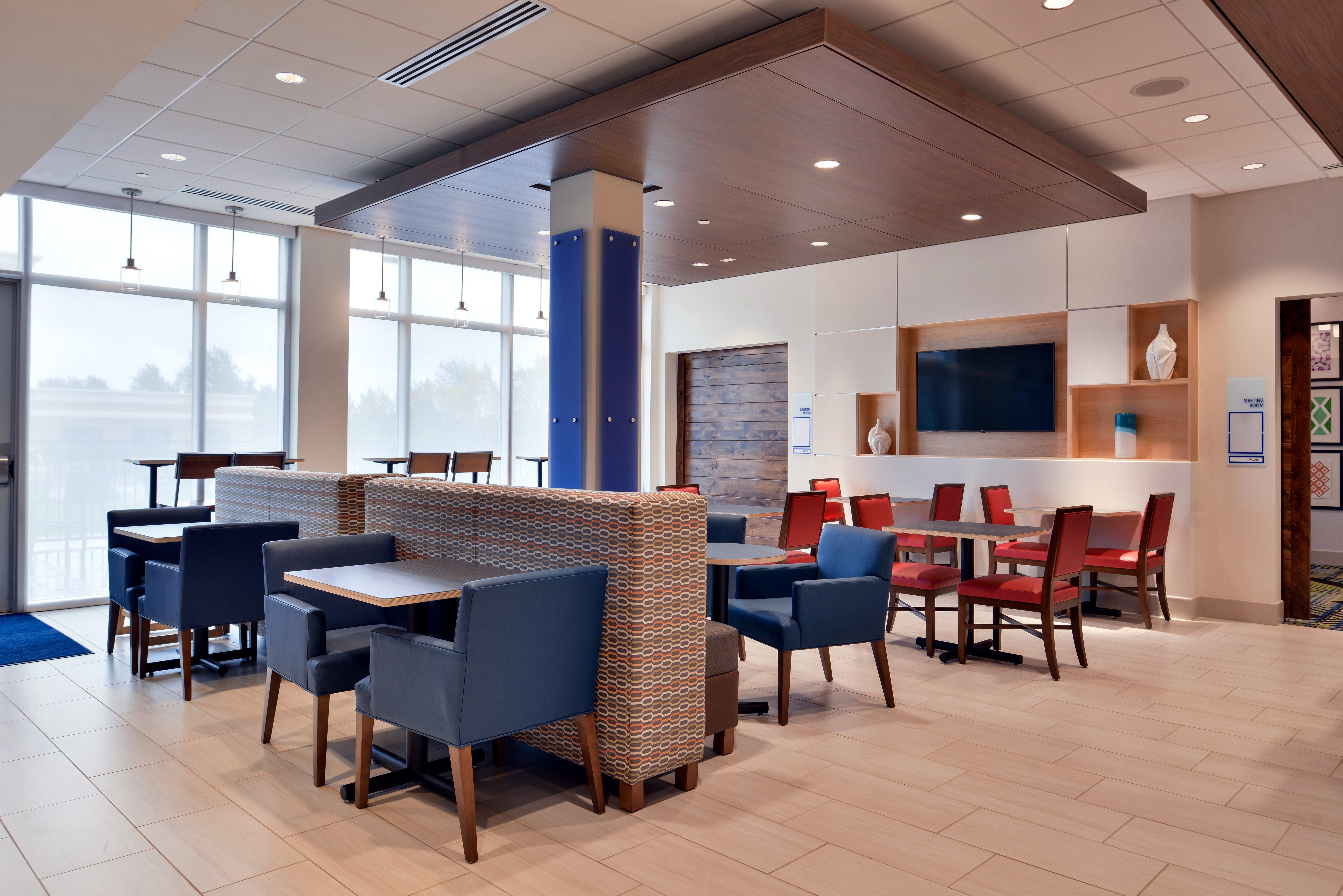 Holiday Inn Express & Suites - Marshalltown By Ihg Eksteriør bilde