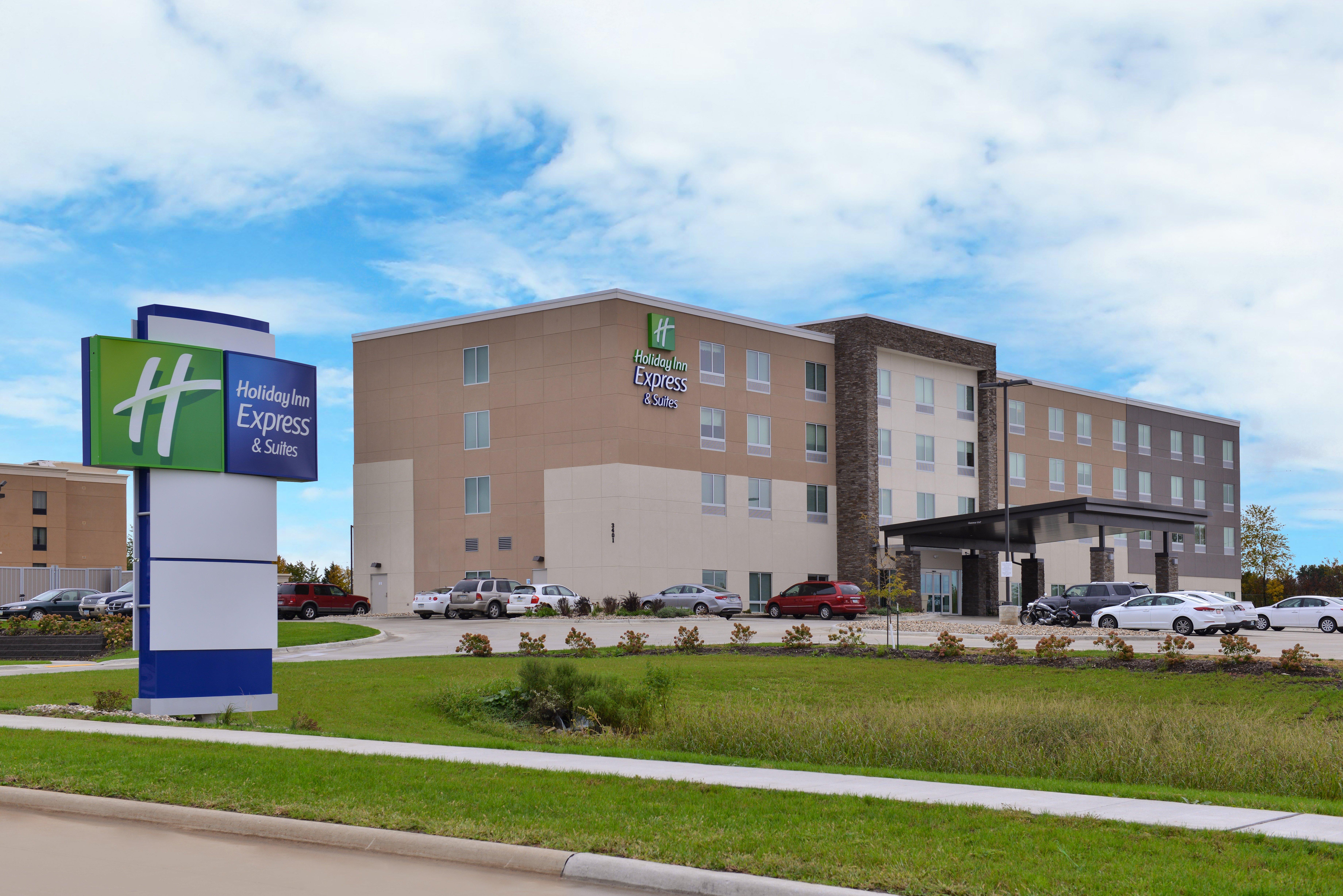 Holiday Inn Express & Suites - Marshalltown By Ihg Eksteriør bilde