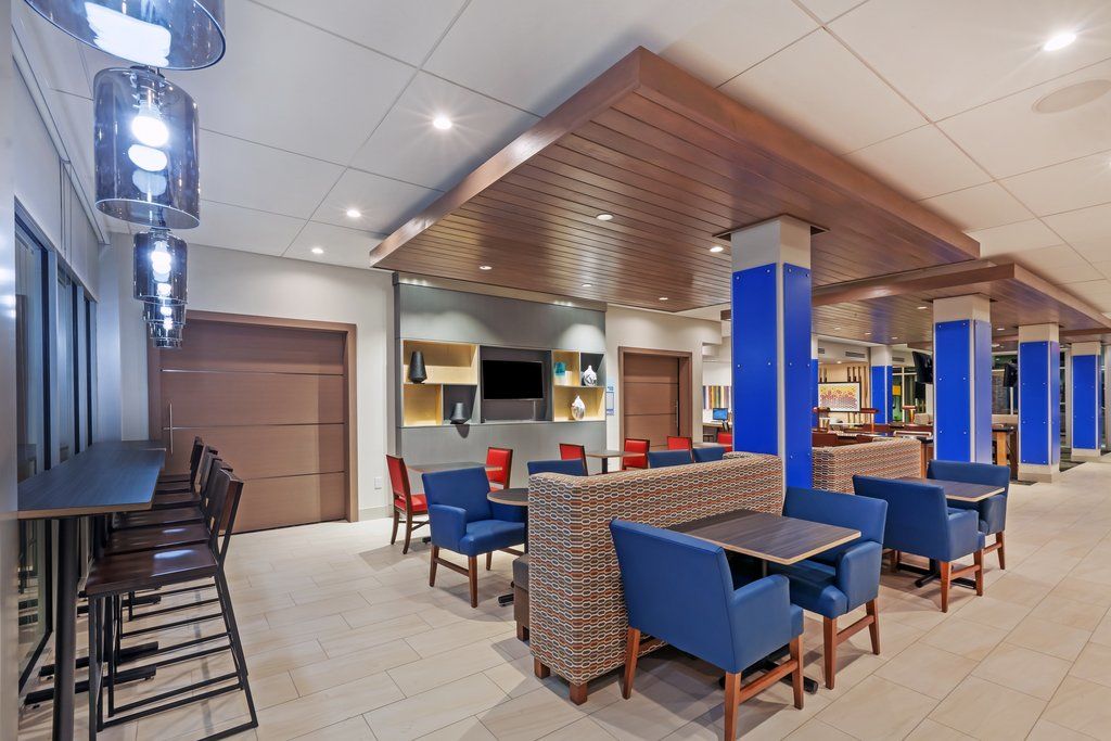Holiday Inn Express & Suites - Marshalltown By Ihg Eksteriør bilde