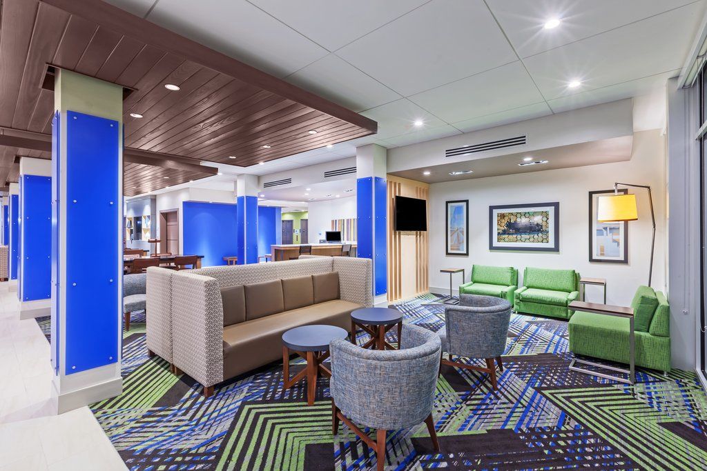 Holiday Inn Express & Suites - Marshalltown By Ihg Eksteriør bilde